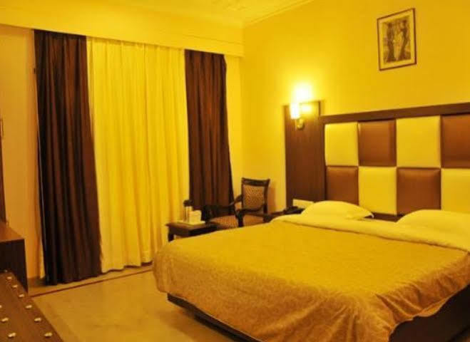 Paramount Hotell Jaipur Exteriör bild