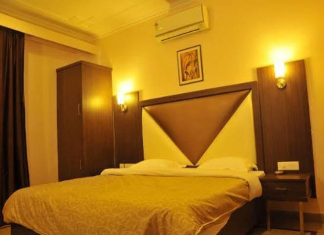 Paramount Hotell Jaipur Exteriör bild