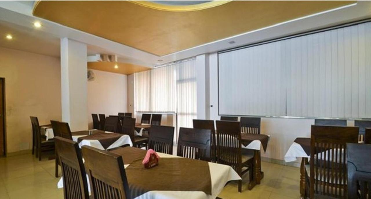 Paramount Hotell Jaipur Exteriör bild