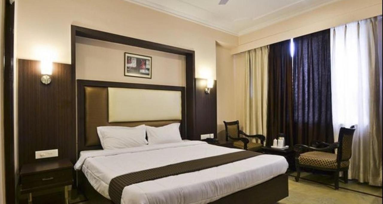 Paramount Hotell Jaipur Exteriör bild